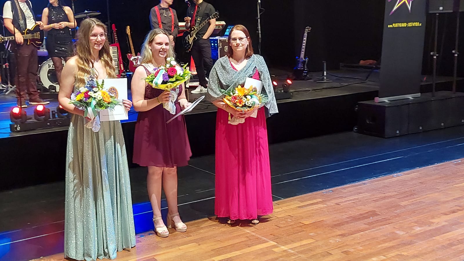 Ehrung beim Landeskönigsballs für Marion