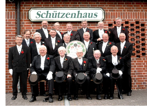 Das Schwarze Korps vor dem Schützenhaus